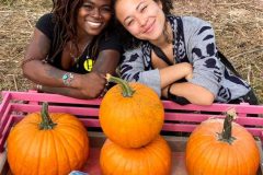 2-girls-with-pumpkins