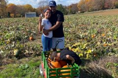 Pumpkin-Patch-with-Family